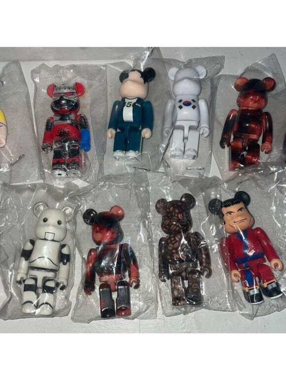 Medicom Toy series 44 (1x piece) bearbrick Be@rbrick
